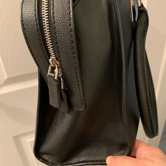 Guess Gabi satchel bag in good condition and clean preowned - Picture 8 of 12